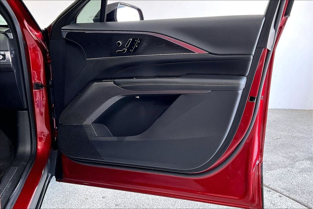 2025 Cadillac LYRIQ Sport