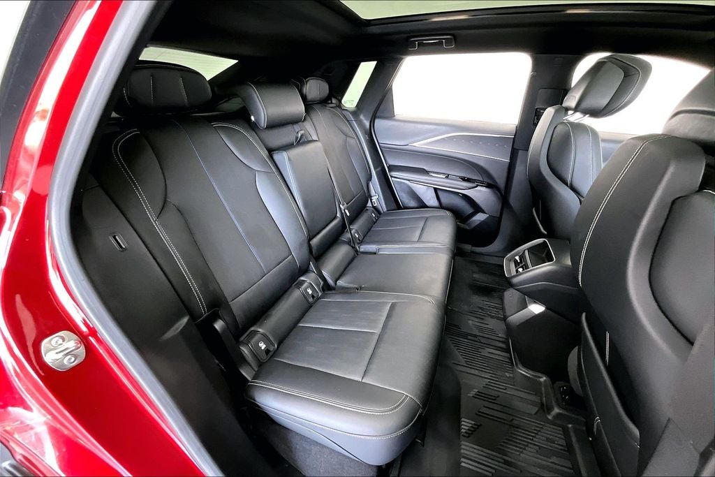 2025 Cadillac LYRIQ Sport