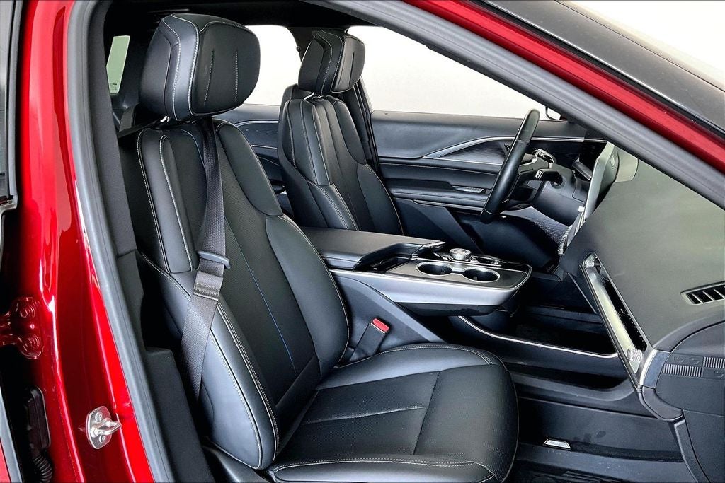 2025 Cadillac LYRIQ Sport