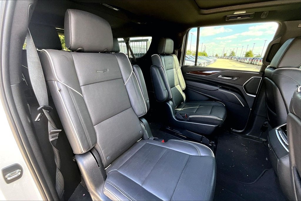2022 Cadillac Escalade ESV Premium