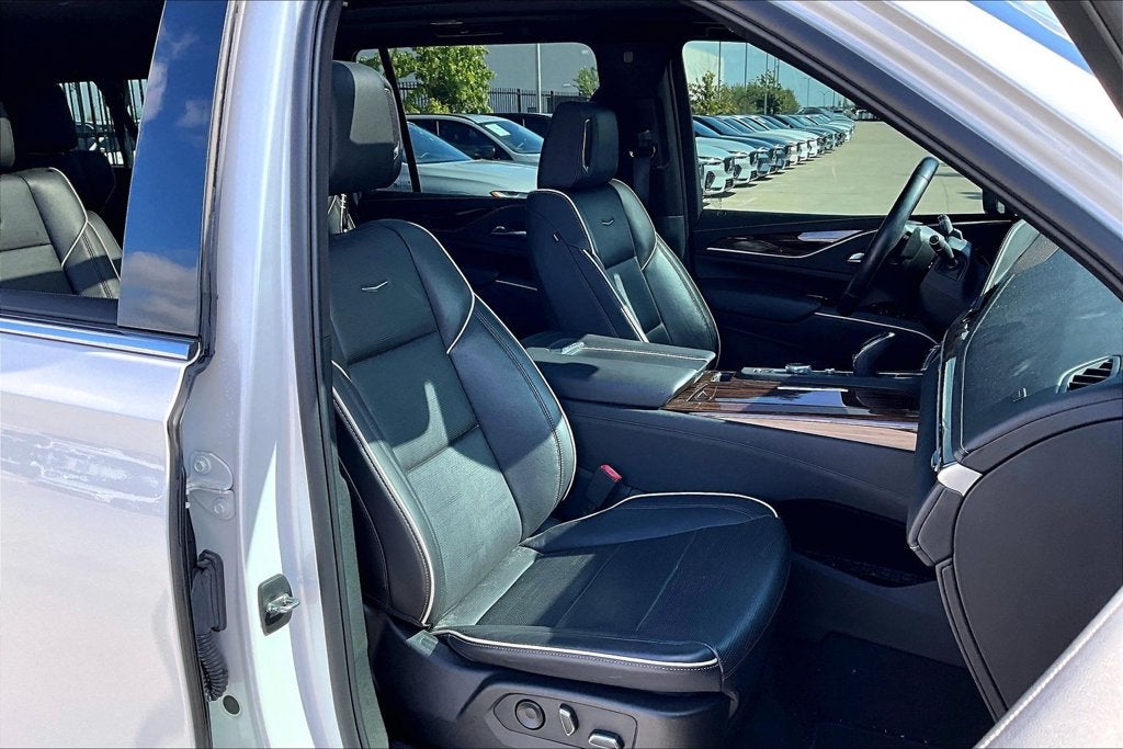 2022 Cadillac Escalade ESV Premium