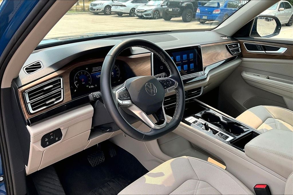 2025 Volkswagen Atlas 2.0T SE w/Technology