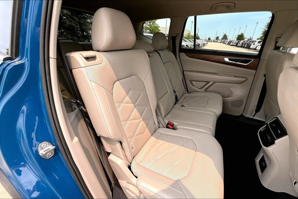 2025 Volkswagen Atlas 2.0T SE w/Technology