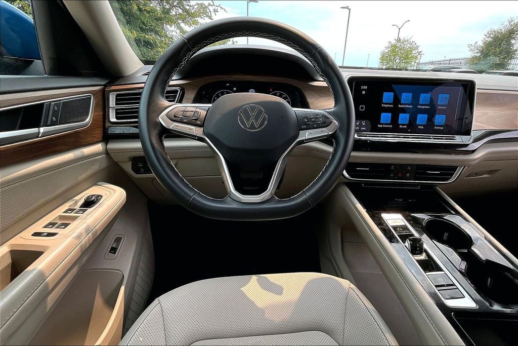 2025 Volkswagen Atlas 2.0T SE w/Technology