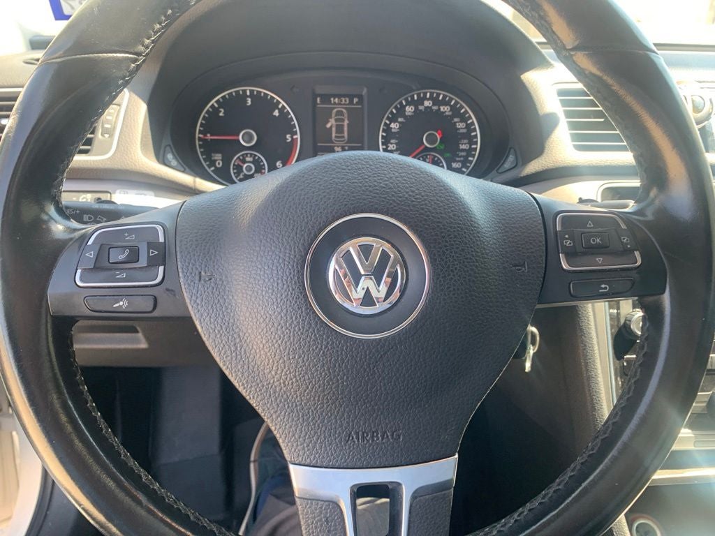 2015 Volkswagen Passat TDI SE w/Sunroof