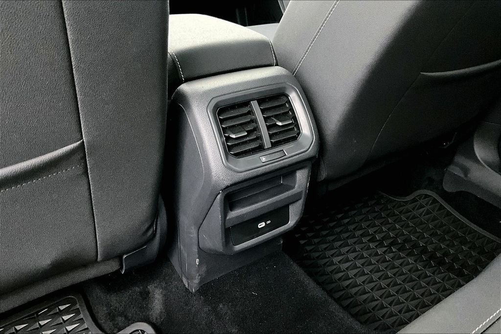 2024 Volkswagen Taos 1.5T SEL
