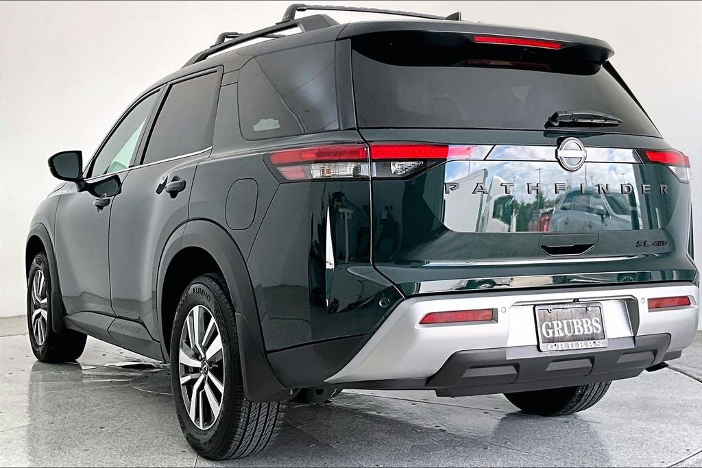 2024 Nissan Pathfinder SL