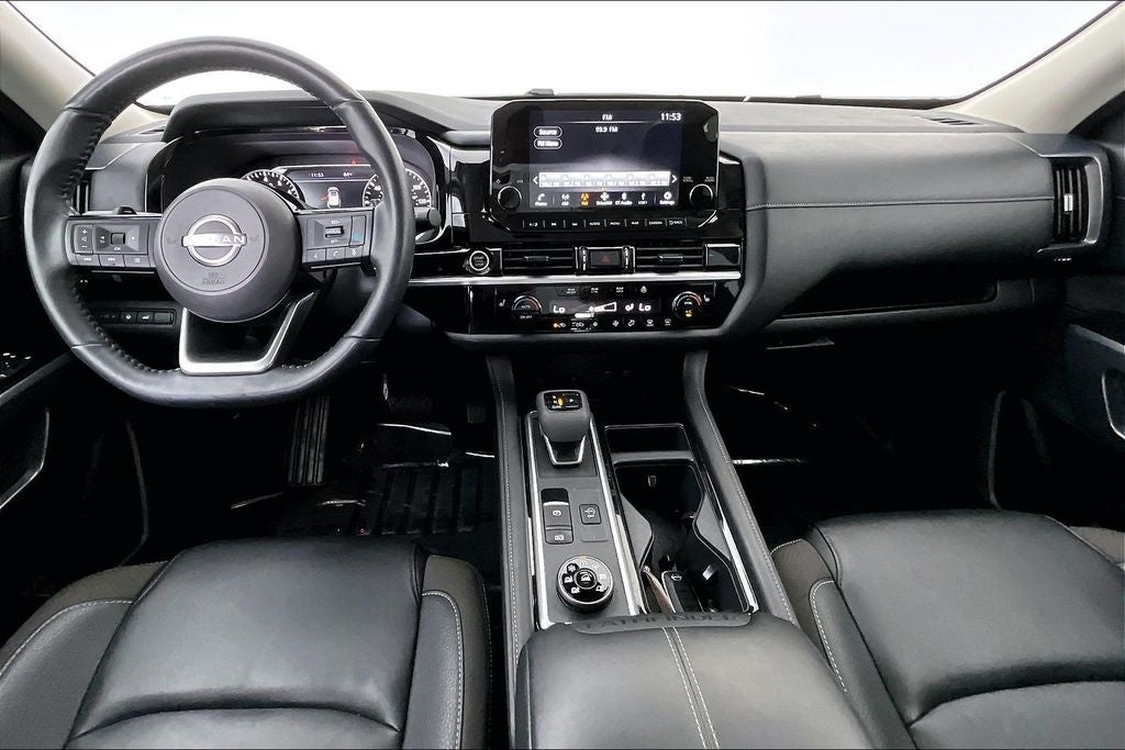 2024 Nissan Pathfinder SL