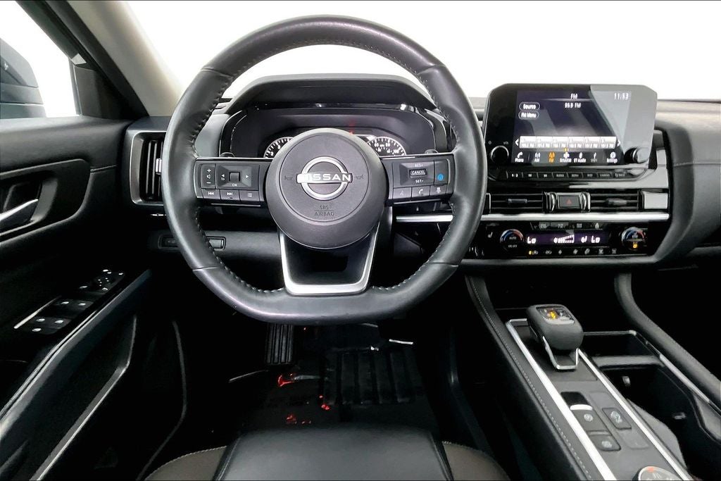 2024 Nissan Pathfinder SL