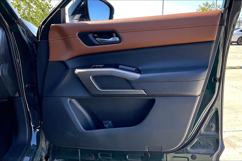 2023 Nissan Pathfinder Platinum