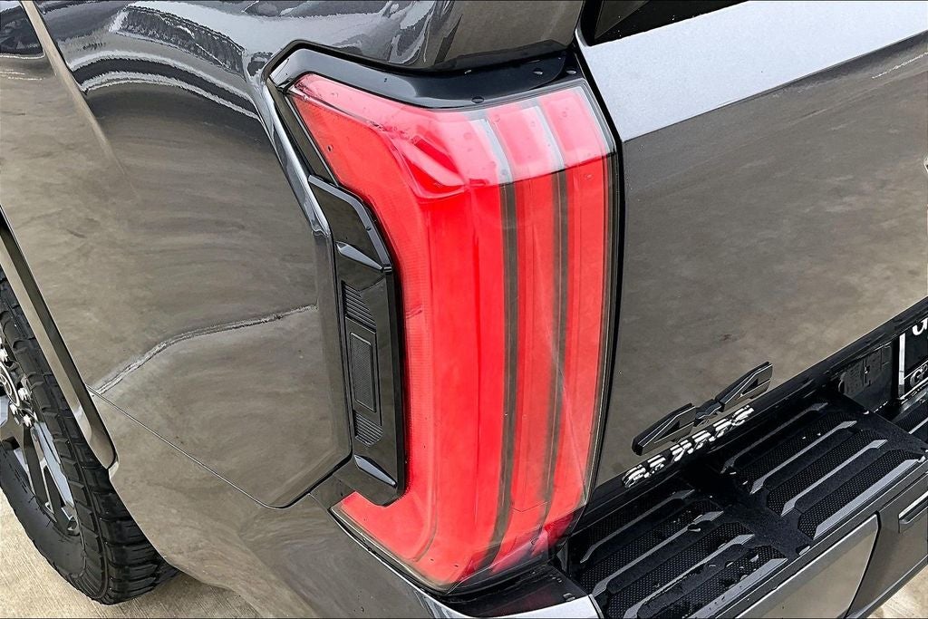 2023 Toyota Tundra Hybrid Platinum