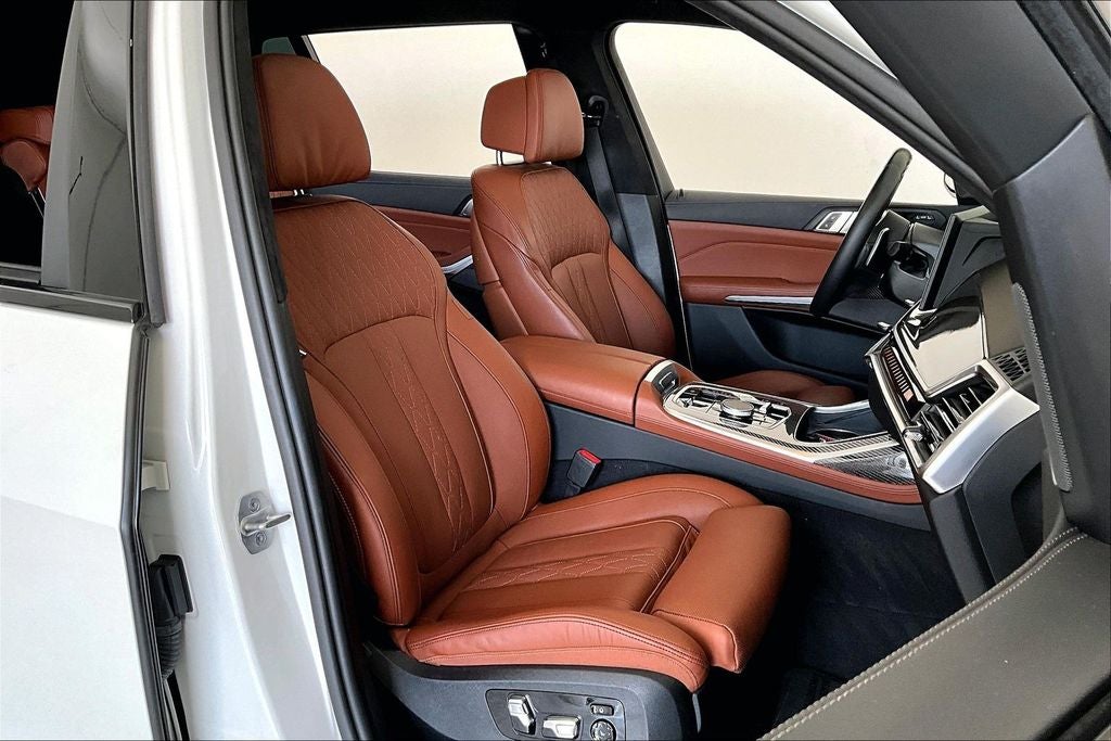 2024 BMW X7 M60i