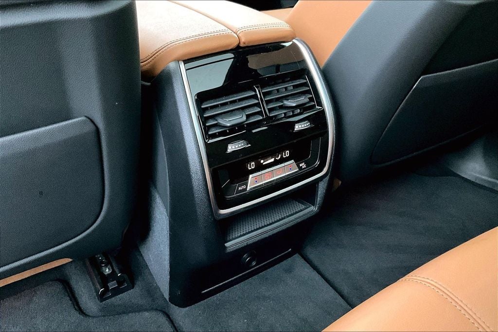 2021 BMW X5 M50i