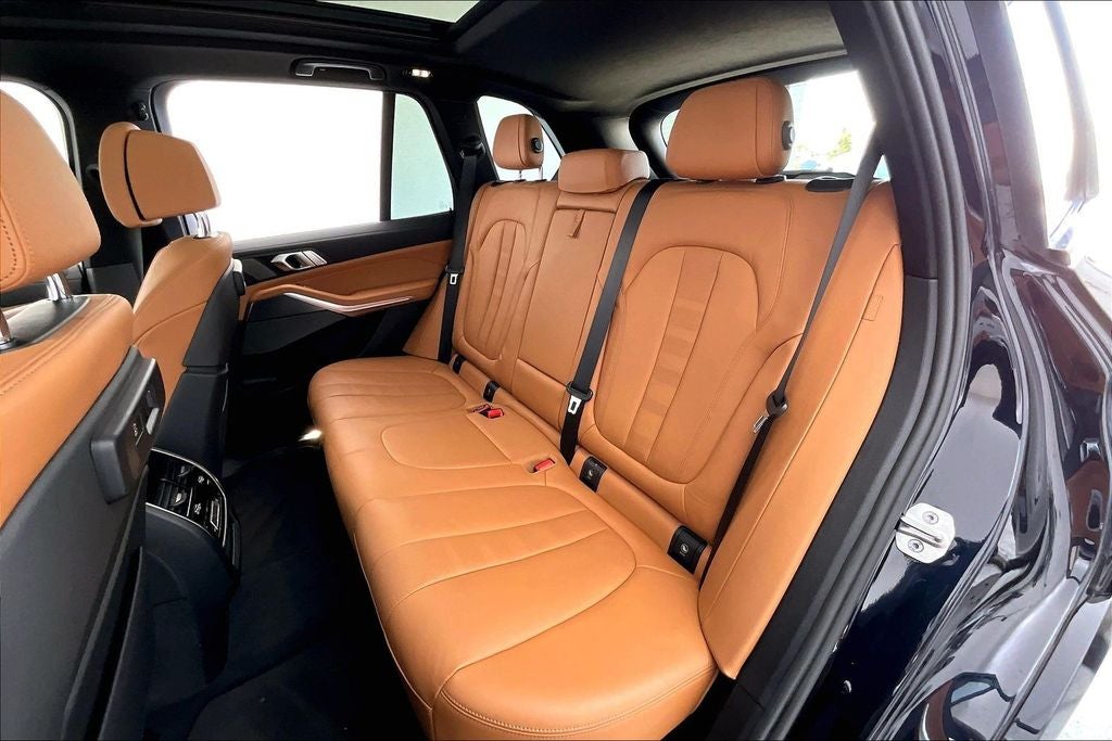 2021 BMW X5 M50i