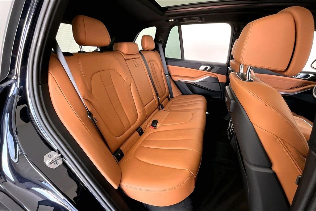 2021 BMW X5 M50i