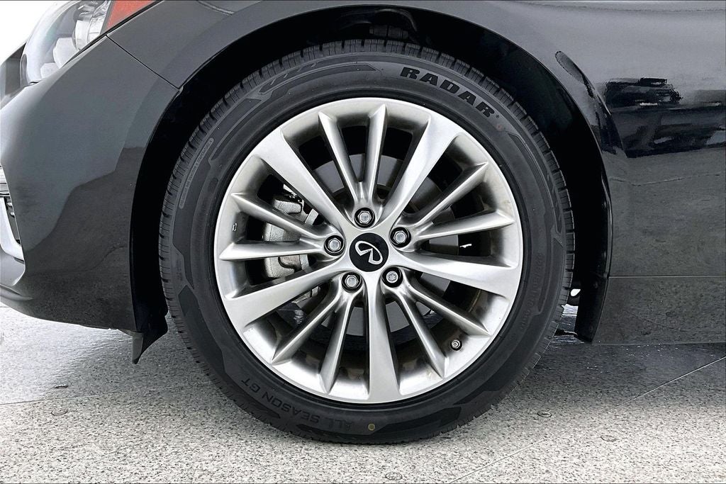 2023 INFINITI Q50 LUXE