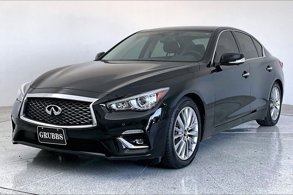 2023 INFINITI Q50 LUXE