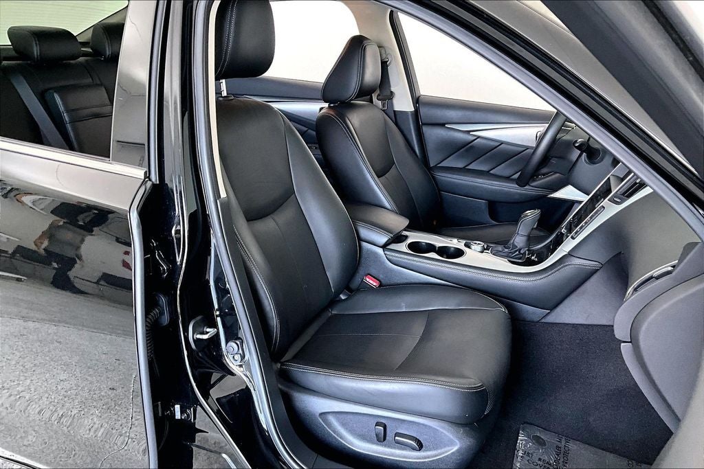 2023 INFINITI Q50 LUXE