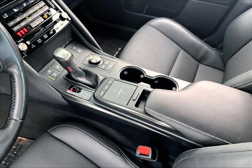 2024 Lexus IS 300
