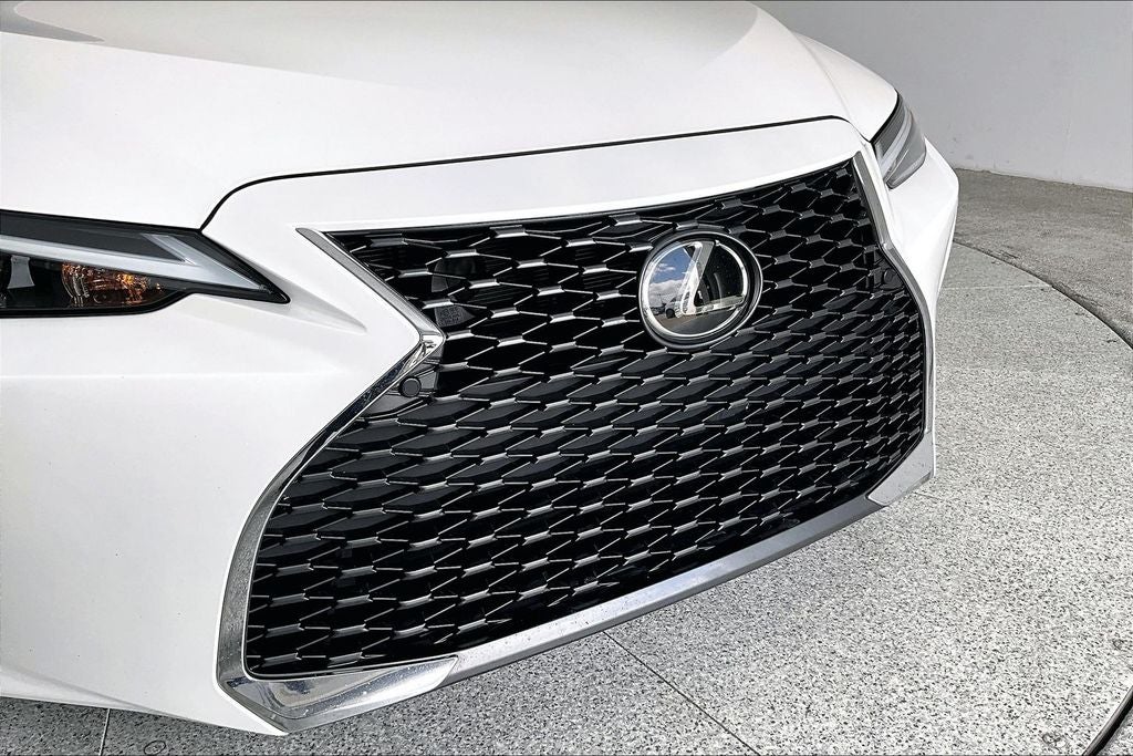 2024 Lexus IS 300