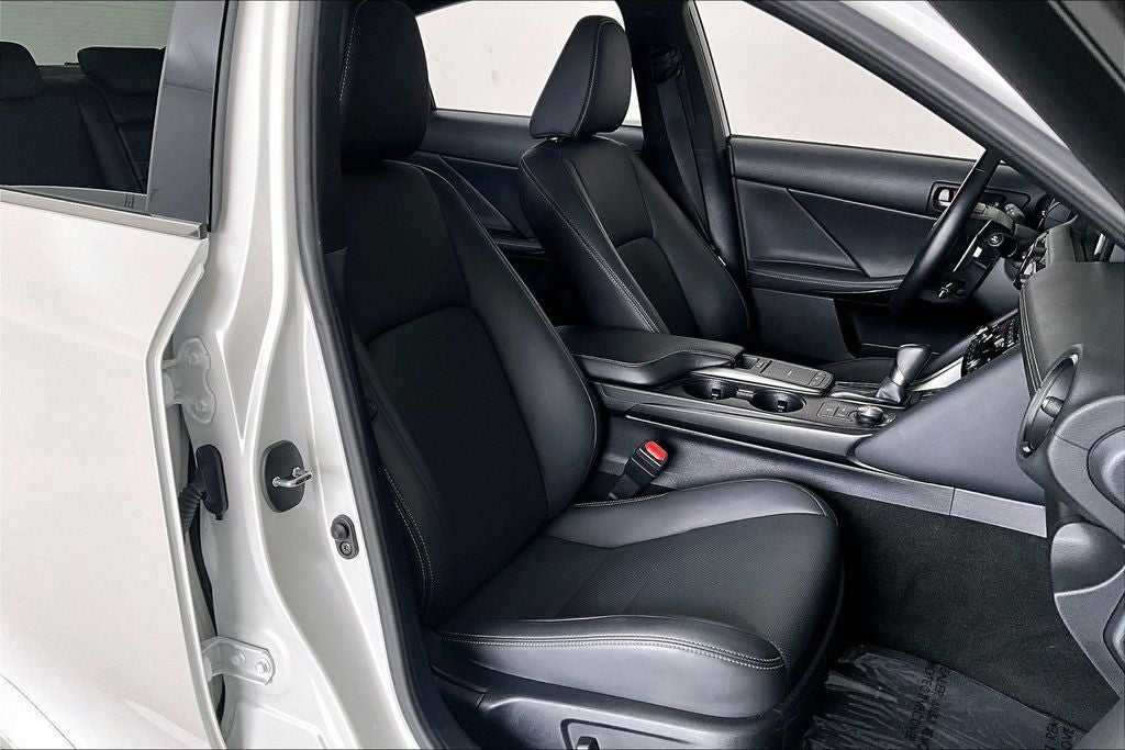 2024 Lexus IS 300