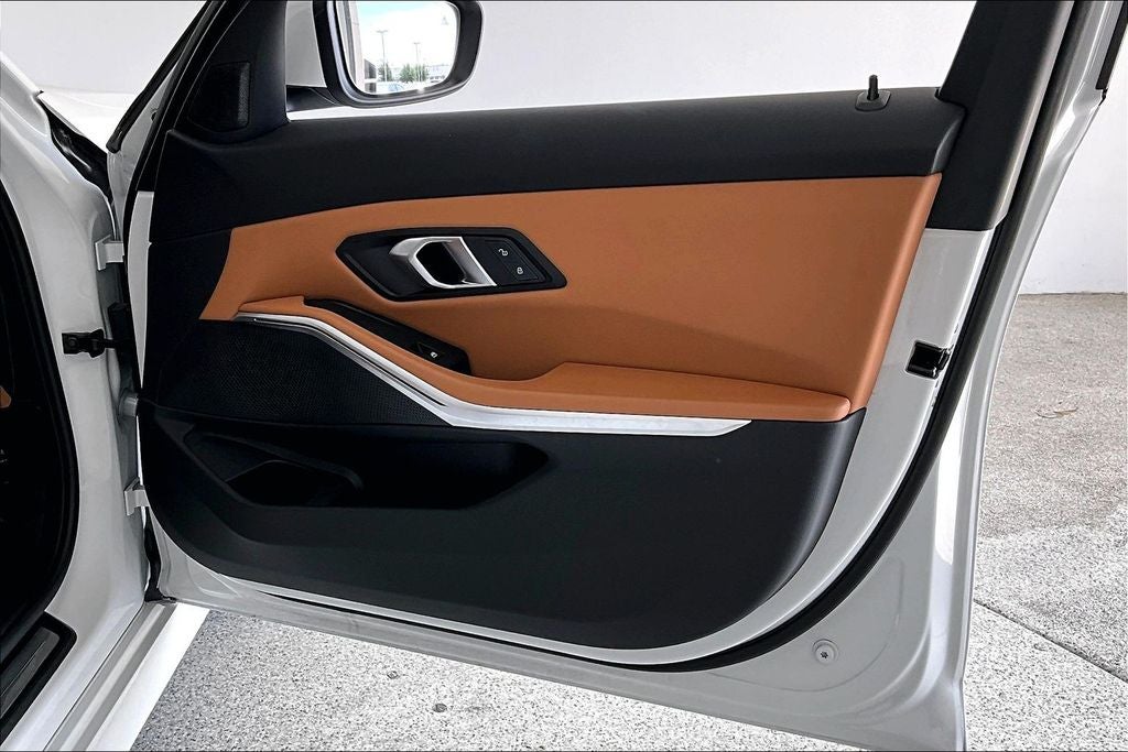2025 BMW 3 Series 330i xDrive xDrive