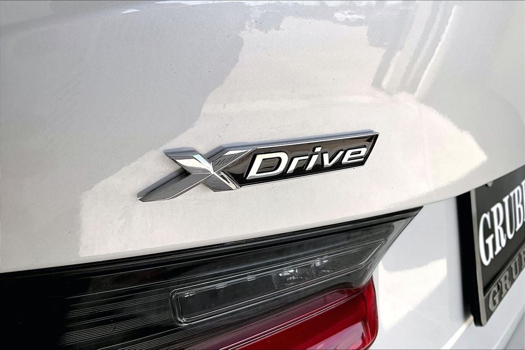 2025 BMW 3 Series 330i xDrive xDrive