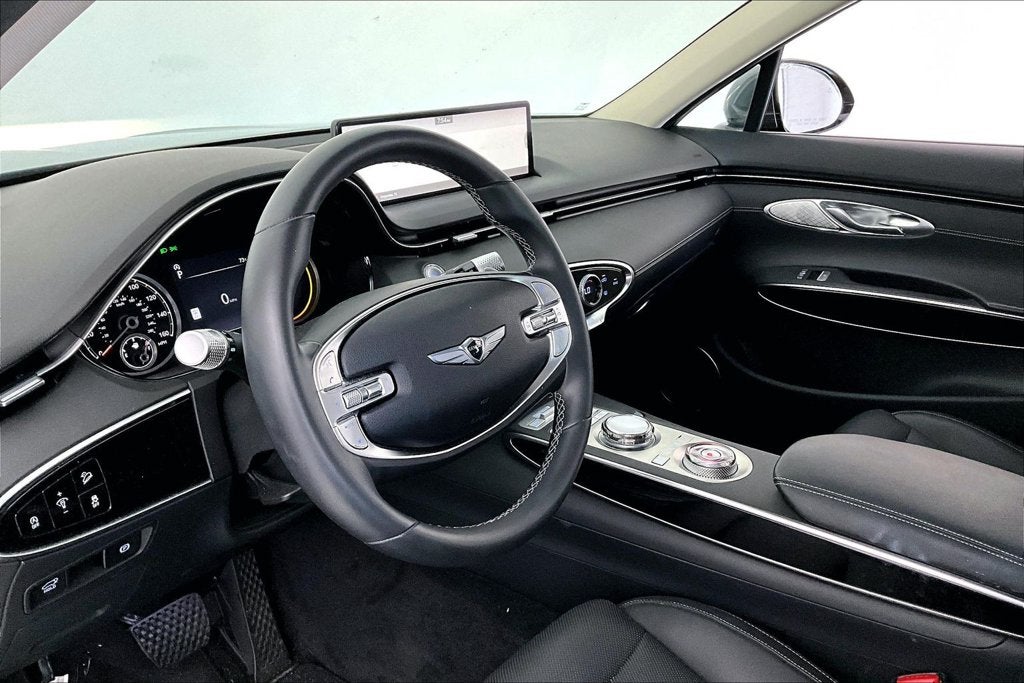 2024 Genesis GV70 2.5T