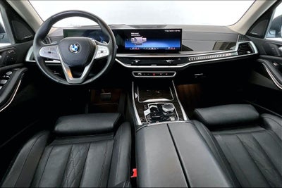 2025 BMW X7 xDrive40i