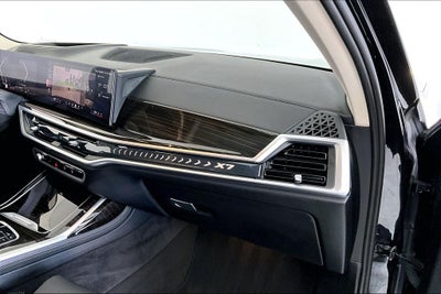 2025 BMW X7 xDrive40i