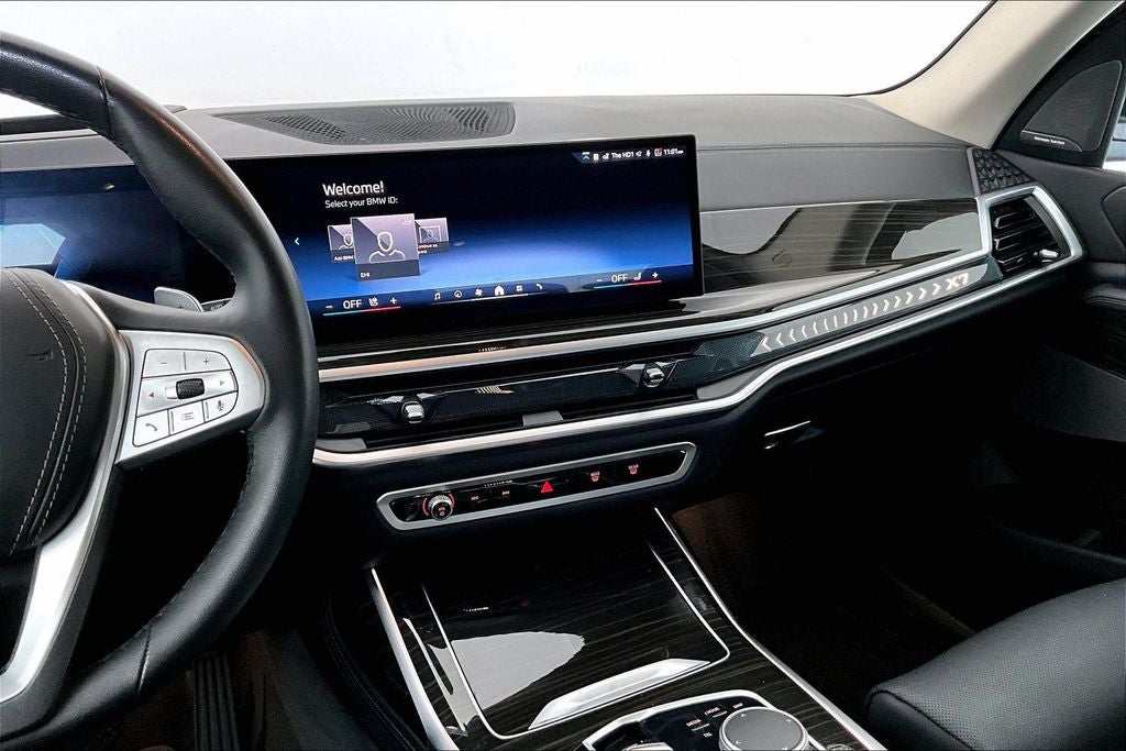 2025 BMW X7 xDrive40i