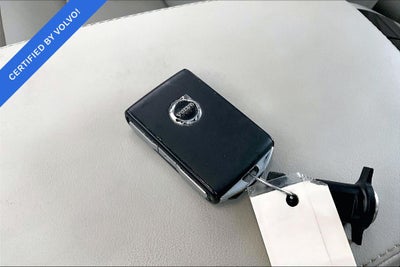 2024 Volvo S60 Recharge Plug-In Hybrid T8 Plus Dark Theme