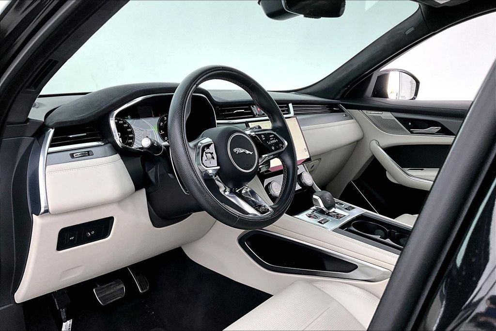 2023 Jaguar F-PACE SVR