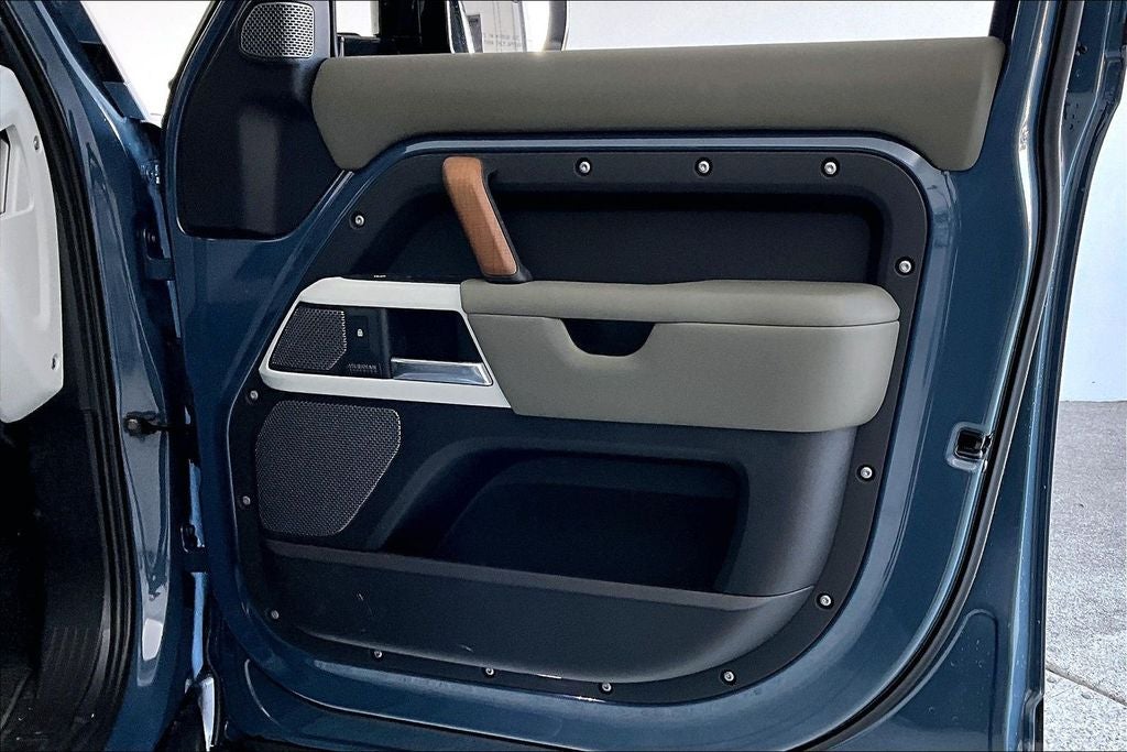 2022 Land Rover Defender 110 X-Dynamic HSE
