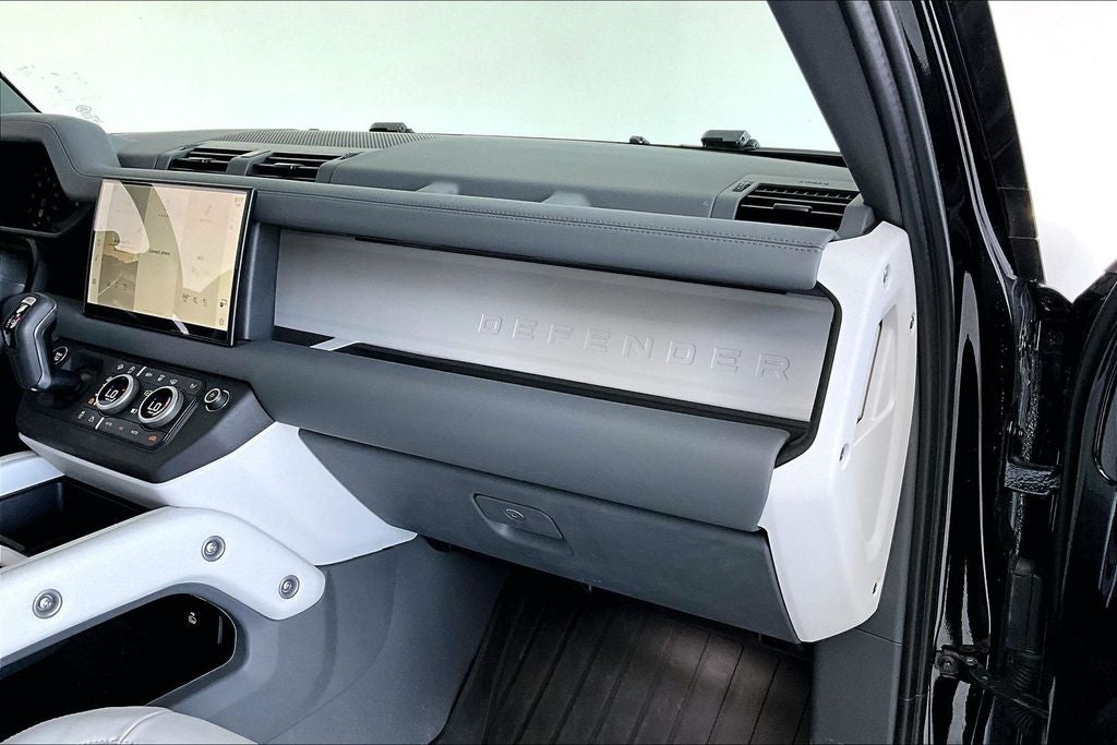 2025 Land Rover Defender 110 S