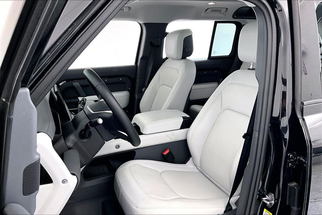 2025 Land Rover Defender 110 S