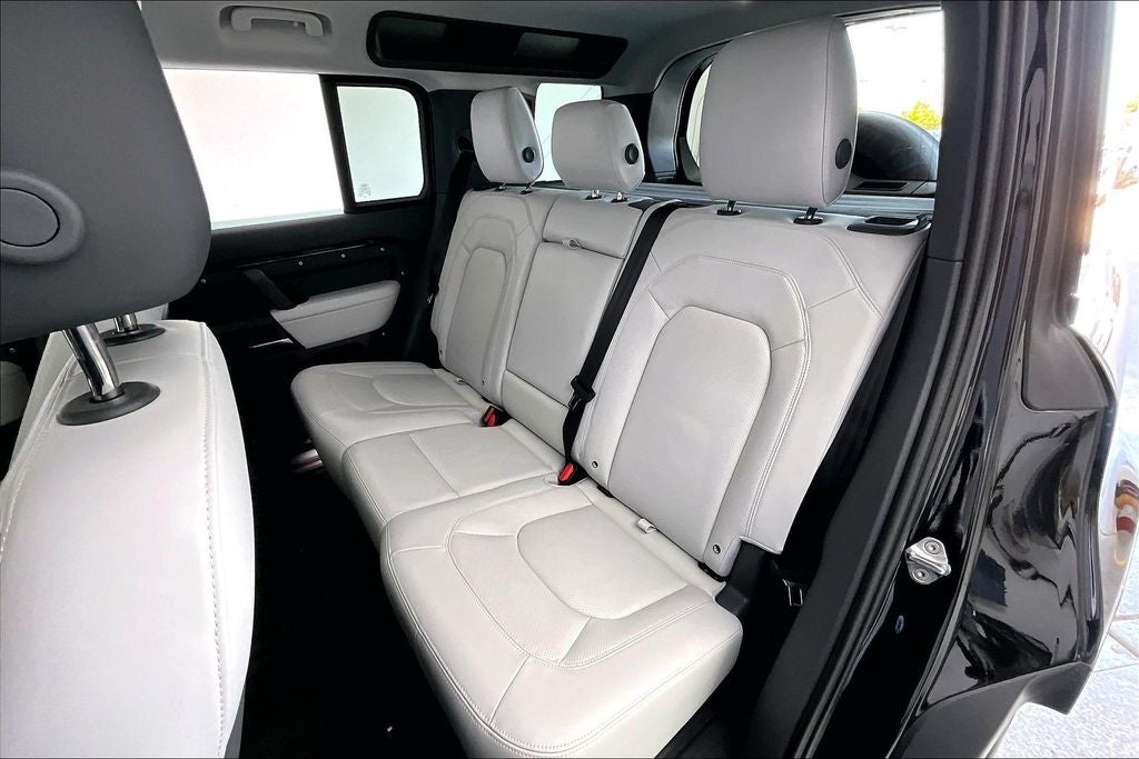 2025 Land Rover Defender 110 S