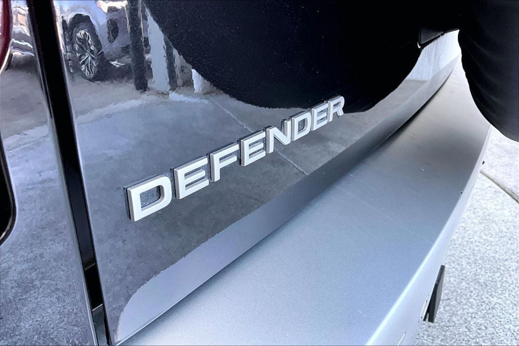 2025 Land Rover Defender 110 S