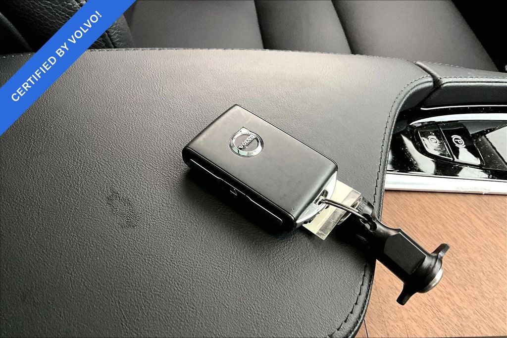 2023 Volvo XC90 B6 Core