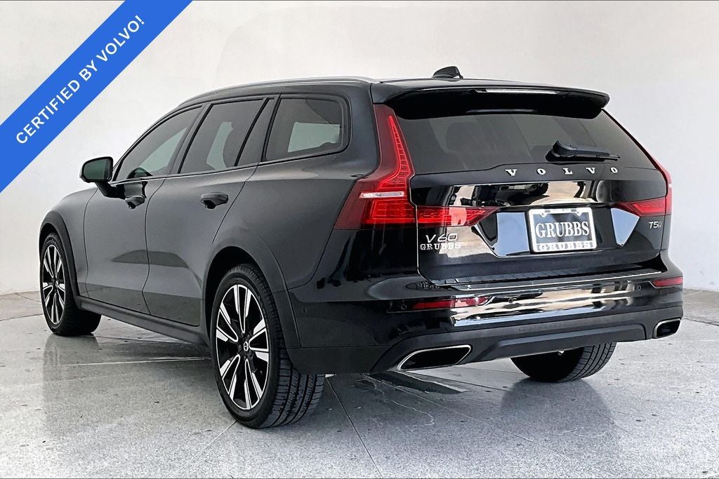 2022 Volvo V60 Cross Country T5 AWD