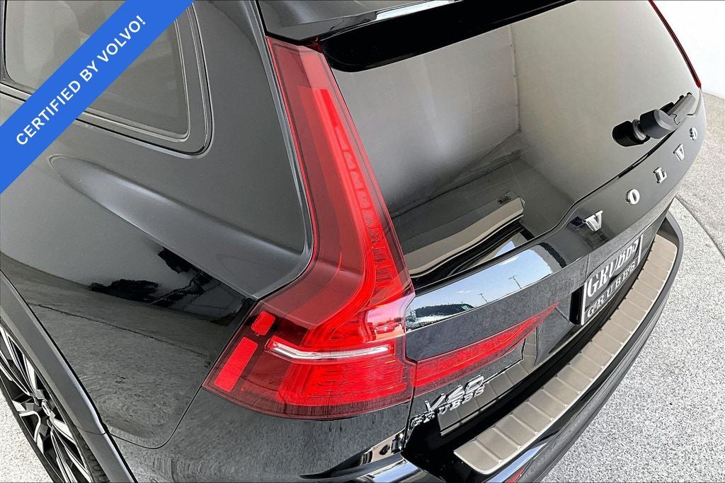 2022 Volvo V60 Cross Country T5 AWD
