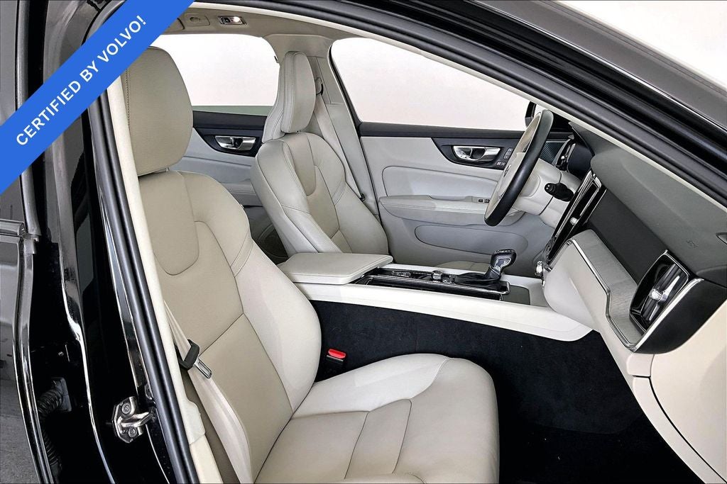 2022 Volvo V60 Cross Country T5 AWD
