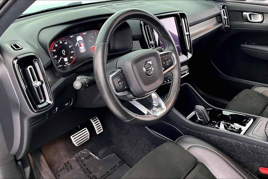 2020 Volvo XC40 R-Design