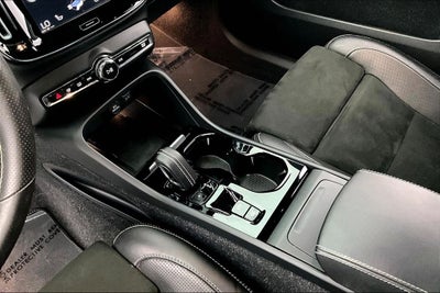 2020 Volvo XC40 R-Design