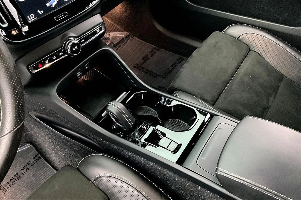 2020 Volvo XC40 R-Design