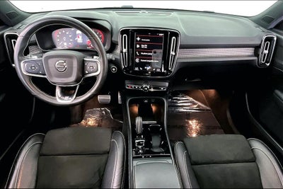 2020 Volvo XC40 R-Design