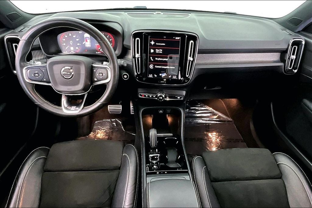 2020 Volvo XC40 R-Design
