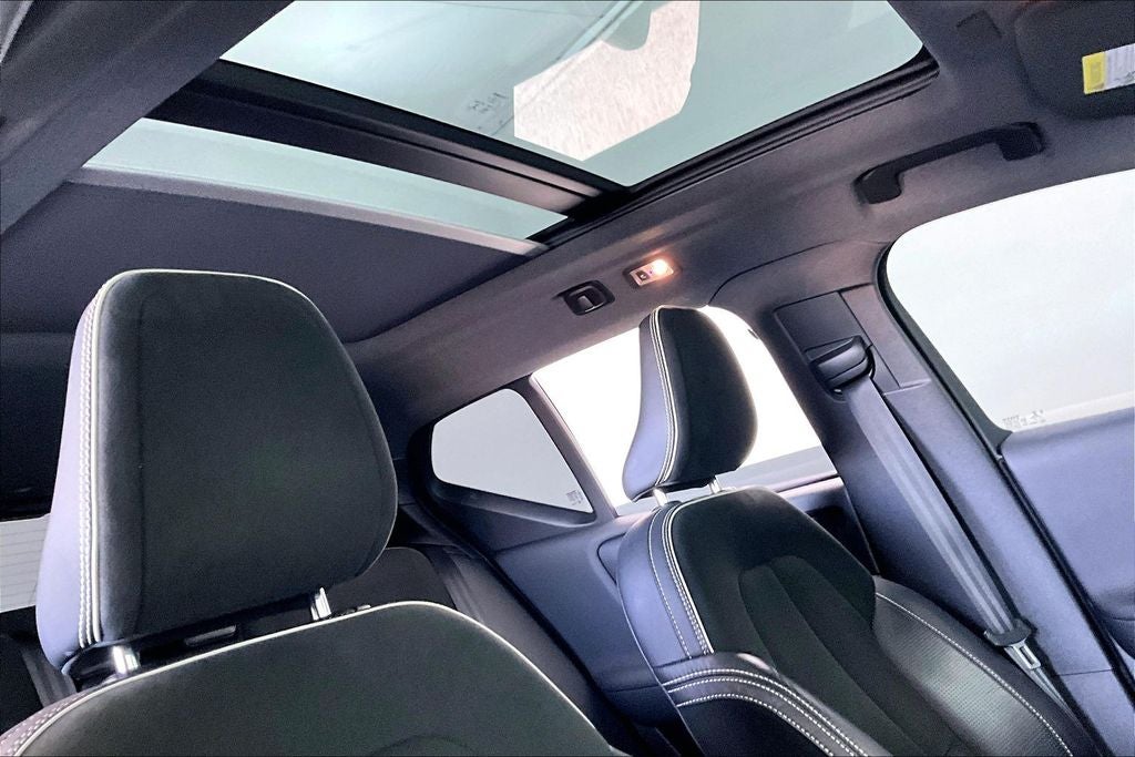 2020 Volvo XC40 R-Design