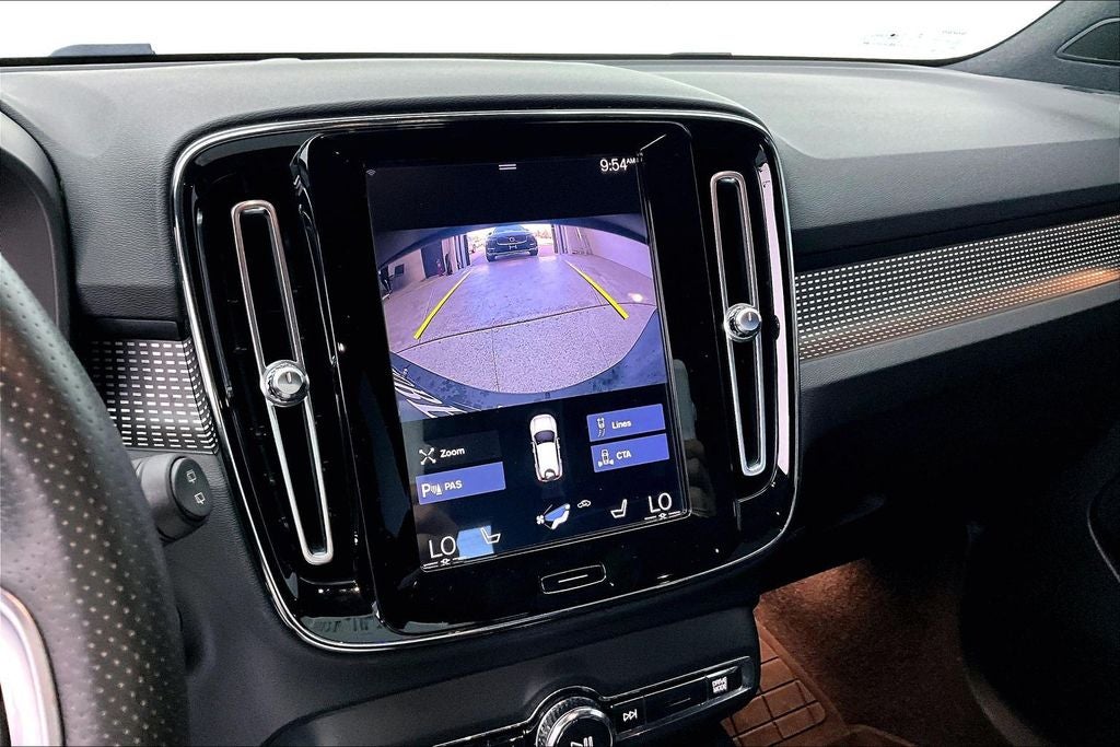 2020 Volvo XC40 R-Design