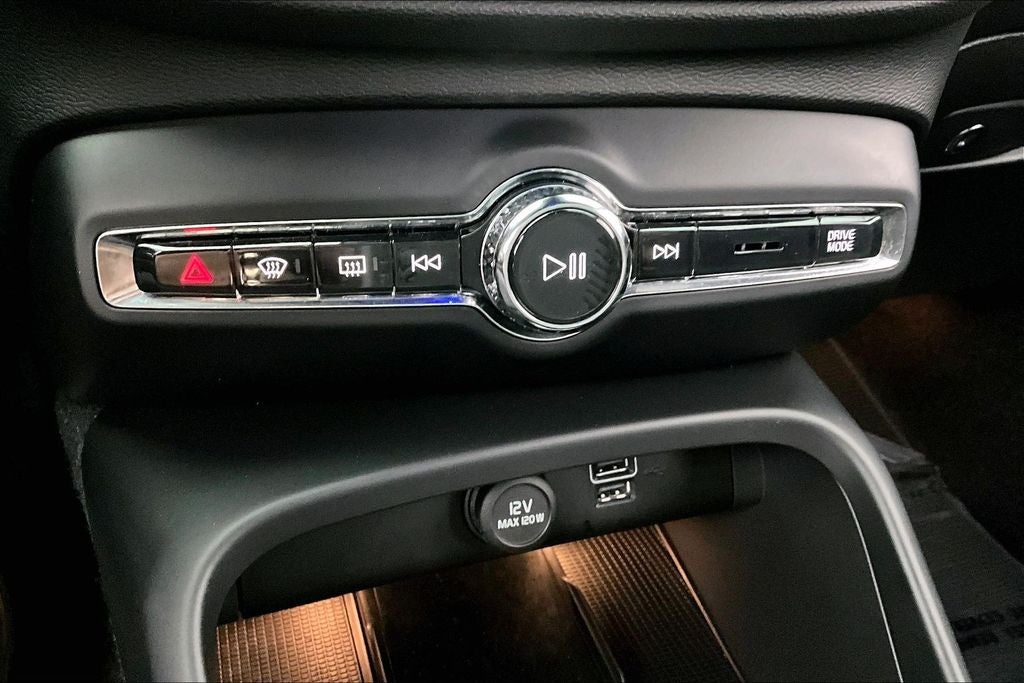 2020 Volvo XC40 R-Design